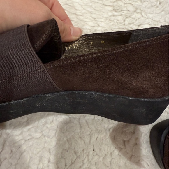 Stuart Weitzman Women's Brown Suede Slip On Wedge Comfort Loafers Sz 7 M Classic - Picture 10 of 10